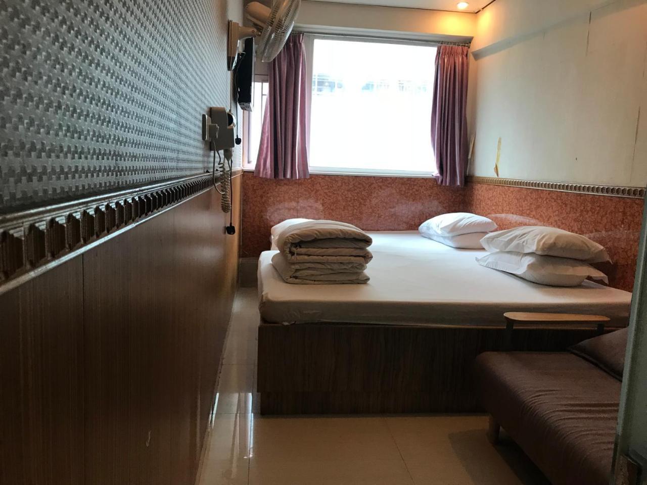 Hop On Nathan Road Guest house